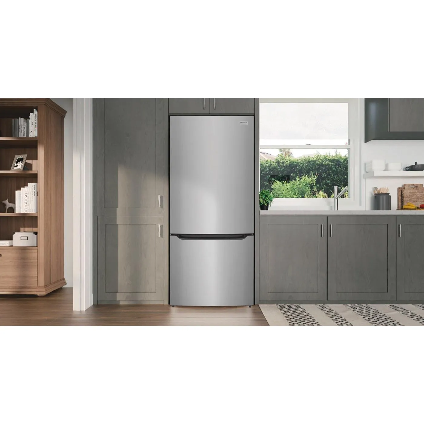 Frigidaire Gallery 30-inch, 20.3 Freestanding Bottom Freezer Refrigerator with Water Dispenser and Ice Maker GRBN2012AF