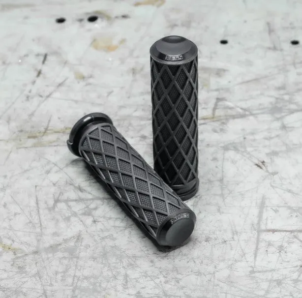 Fusion Diamond Grips, Black - TBW