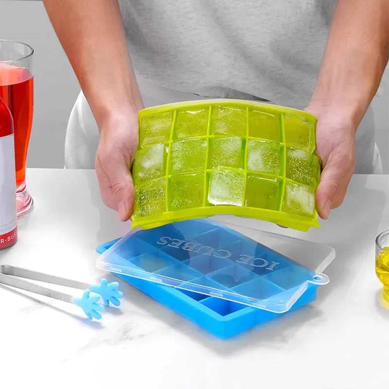 ICE CUBE TRAY WITH LID